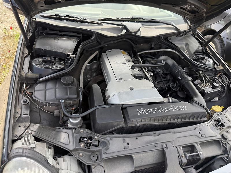 Mercedes-Benz Třídy C (2001) 2.0 95kw - fotka 16 z 17
