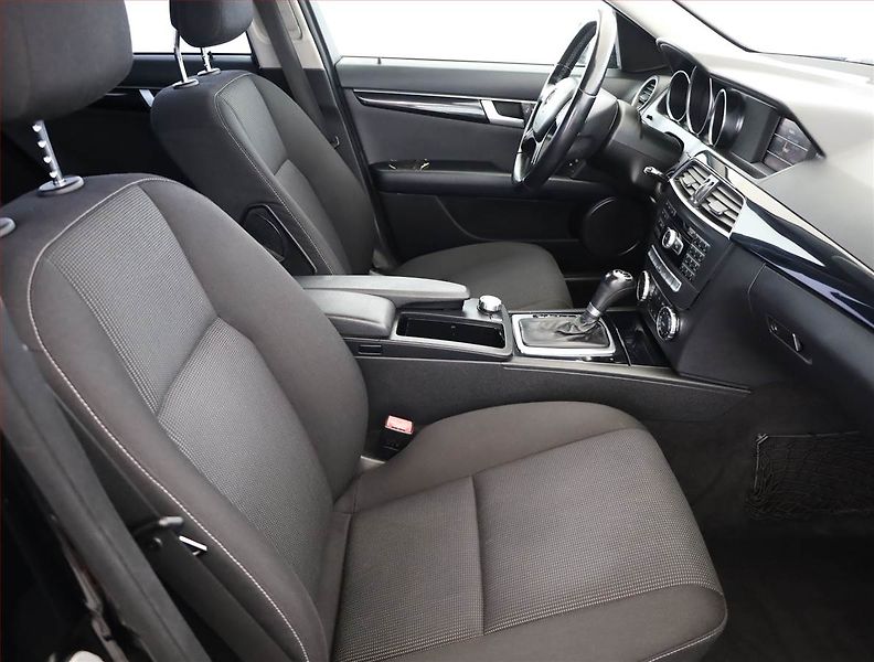 Mercedes-Benz Třídy C (2013) C 200 CDI, Automat, Navi - fotka 7 z 16