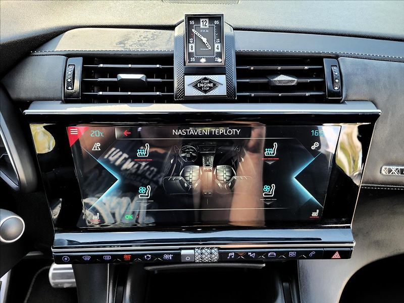 DS Automobiles DS7 Crossback 1,6 Louvre PHEV,4x4,220kw,LED - fotka 34 z 50