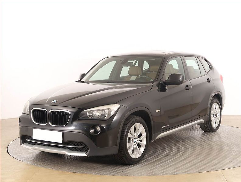 BMW X1 (2012) xDrive20d, 4X4, Pan. střecha - fotka 2 z 16