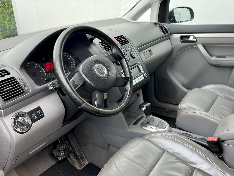 Volkswagen Touran (2004) 2.0 TDI 103 kW DSG Highline - fotka 6 z 23