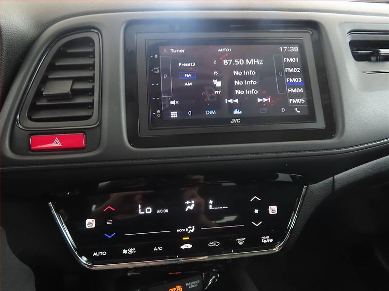 Honda HR-V (2018) 1.5 i-VTEC, Tempomat - fotka 12 z 15