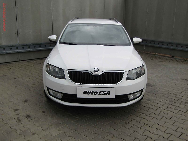 Škoda Octavia (2013) 1.6 TDi, ČR, servis.kniha - fotka 2 z 19