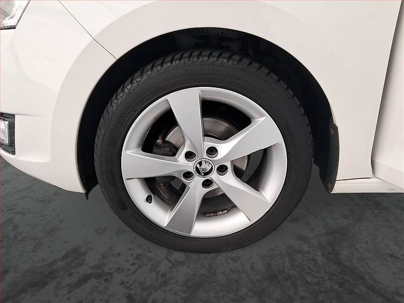 Škoda Rapid (2015) Ambition 1.2 TSI, Serv.kniha - fotka 14 z 16