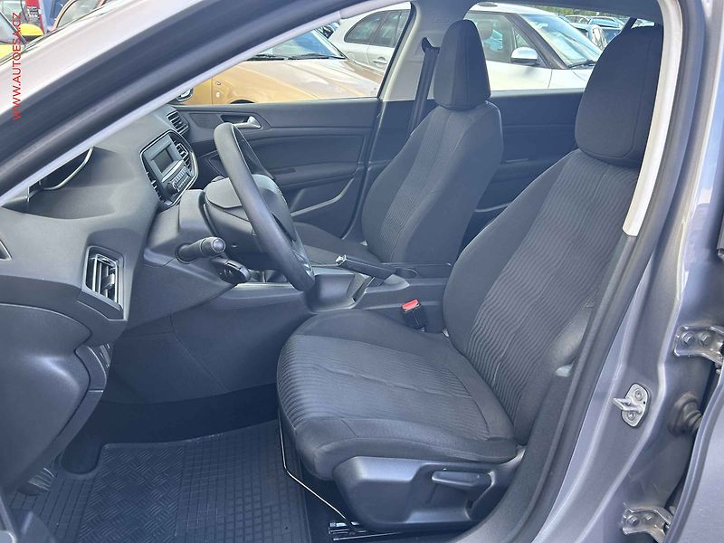 Peugeot 308 (2015) 1.2 PT, 1.maj,ČR, Access - fotka 9 z 15