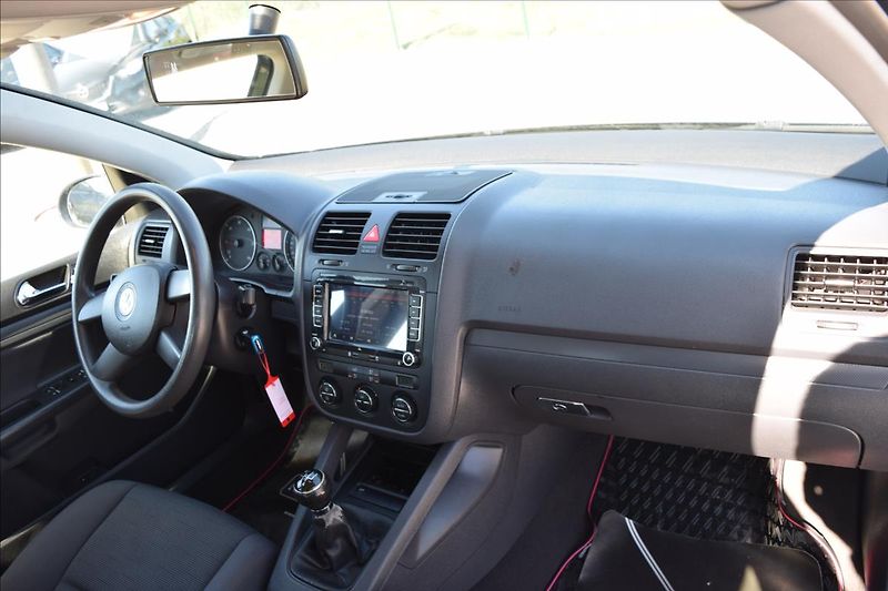 Volkswagen Golf 1,9 TDI 66KW BEZ DPF NOVÁ STK - fotka 21 z 45