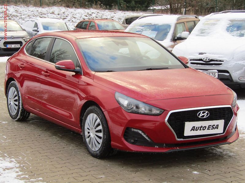 Hyundai i30 (2018) 1.0T-GDi Fastback, ČR - fotografie inzerátu