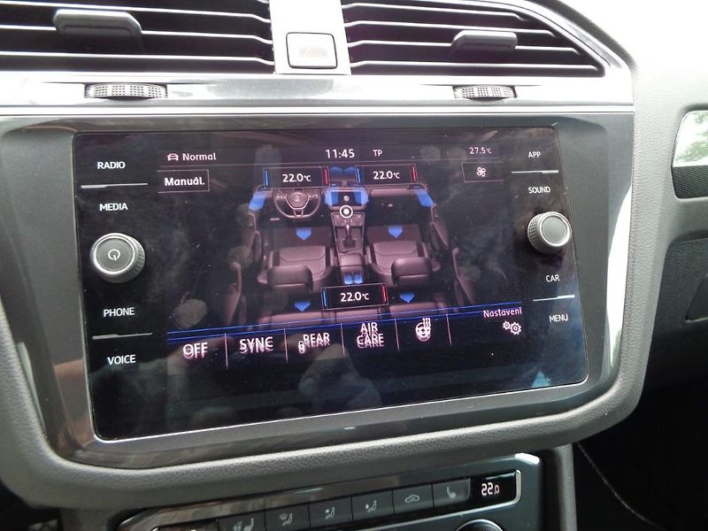Volkswagen Tiguan 2.0 TDI DSG R-LINE  110 kW - fotka 17 z 30