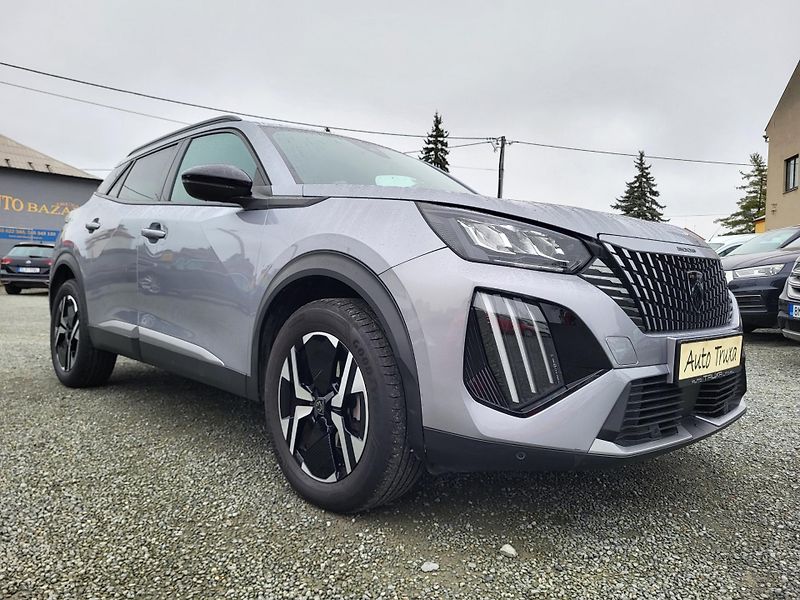 Peugeot 2008 1.2 PureTech 130k AUTOMAT - fotka 32 z 45