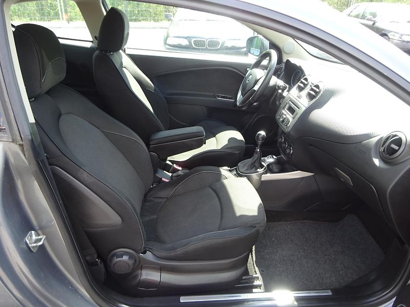 Alfa Romeo MiTo 1.4i 70kW KLIMA  - fotka 8 z 29