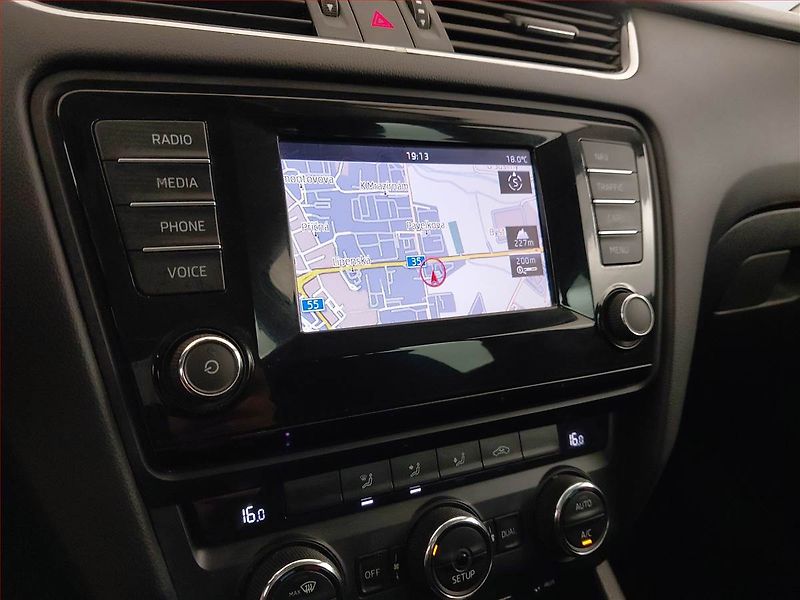 Škoda Octavia (2014) Greenline 1.6 TDI, Serv.kniha - fotka 12 z 19