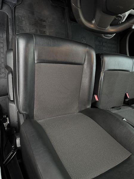 Peugeot Expert (2021) 2.0 150 koní - fotka 15 z 16