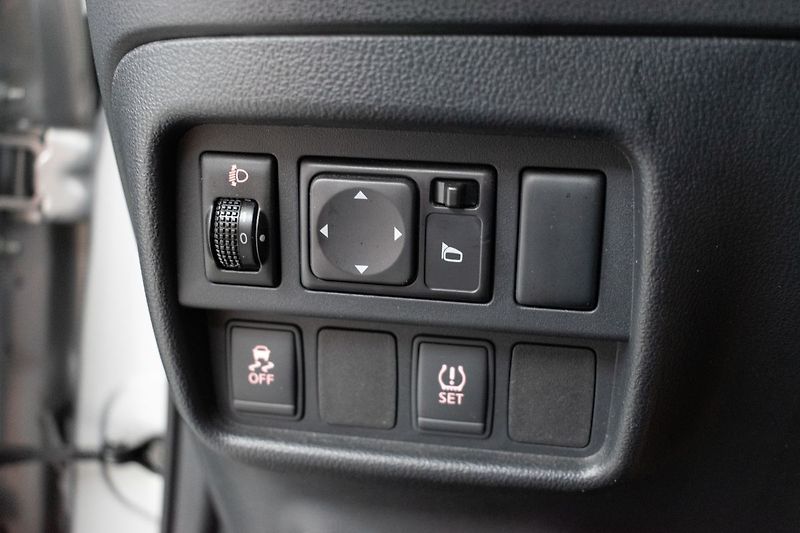 Nissan Juke 1.6i 69kW *KLIMA*ČR* - fotka 15 z 29