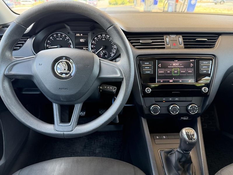 Škoda Octavia (2018) Škoda Octavia 1.6TDi Liftback  - fotka 6 z 8