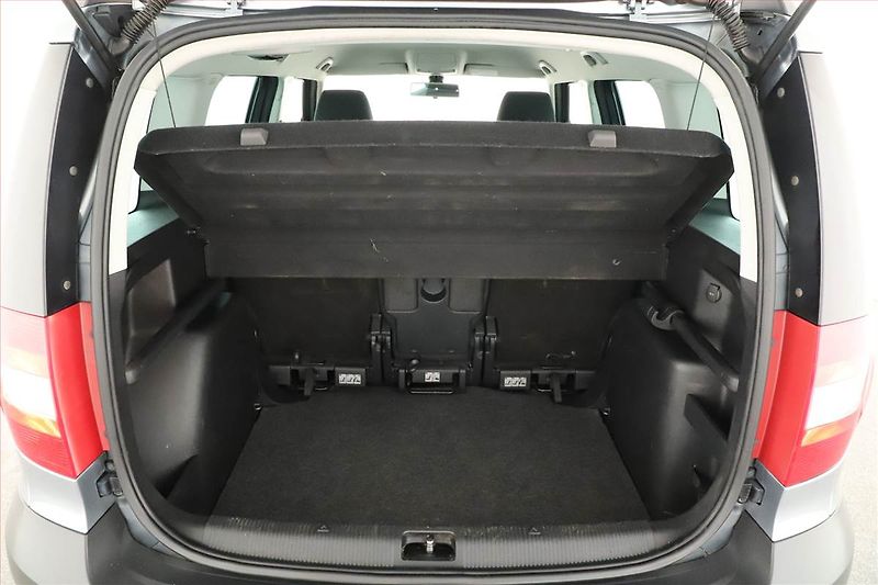 Škoda Yeti (2012) 1.6 TDI, Navi, Tempomat - fotka 17 z 19