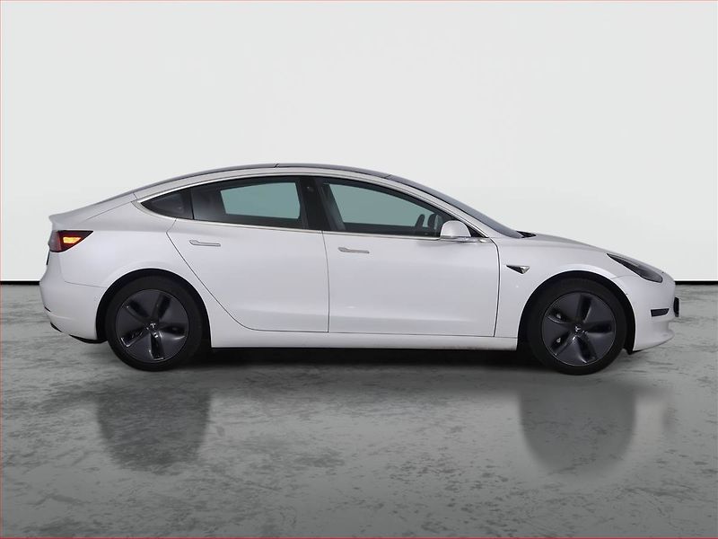 Tesla Model 3 (2020) Std Range Plus 52kWh, SoH 84% - fotka 6 z 22