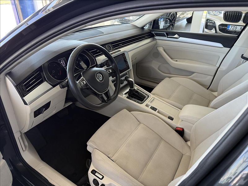 Volkswagen Passat 2,0   TDI 110kW,SERVISNÍ KNÍŽK - fotka 7 z 30