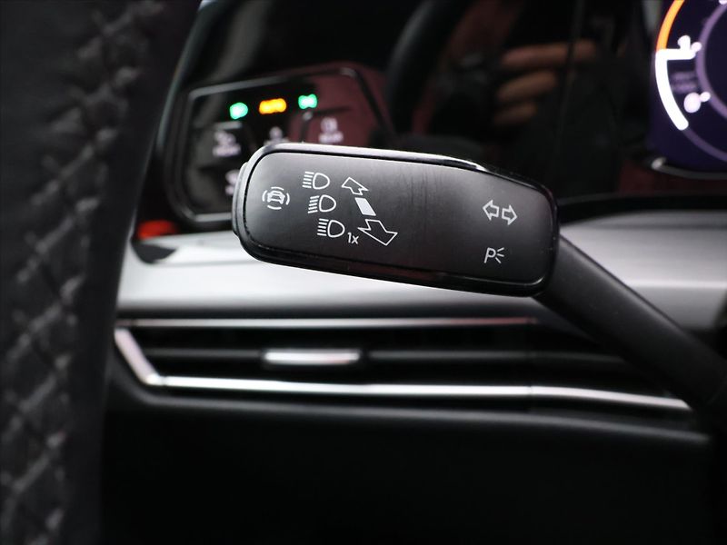 Volkswagen Golf 2,0 TDI 110kW Style - fotka 16 z 29