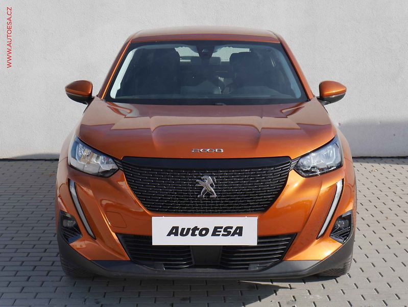 Peugeot 2008 (2020) 1.2PT, ČR, AC, TZ, LED - fotka 2 z 16