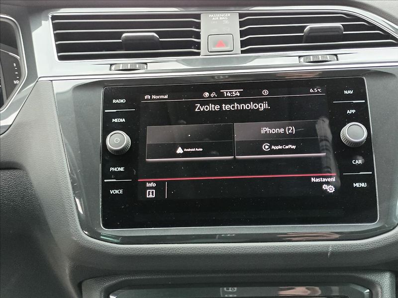 Volkswagen Tiguan 2,0 TDI,147KW,URBAN SPORT,4X4 - fotka 37 z 48