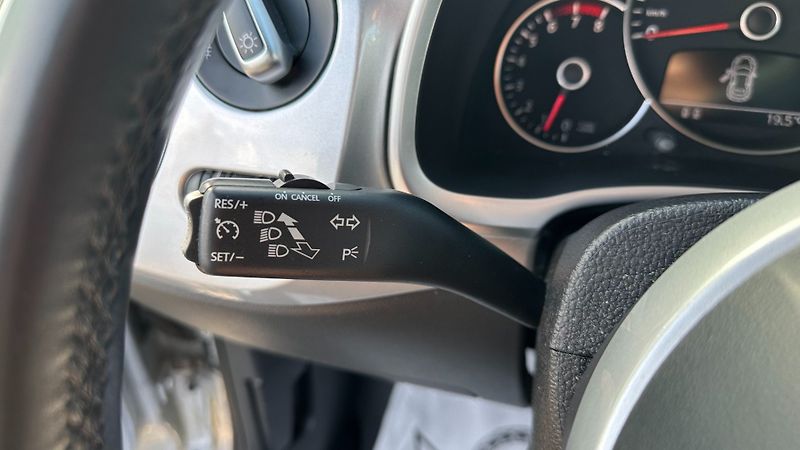 Volkswagen Beetle (2012) 1.2TSI 77kW REZERVOVANO - fotka 14 z 25