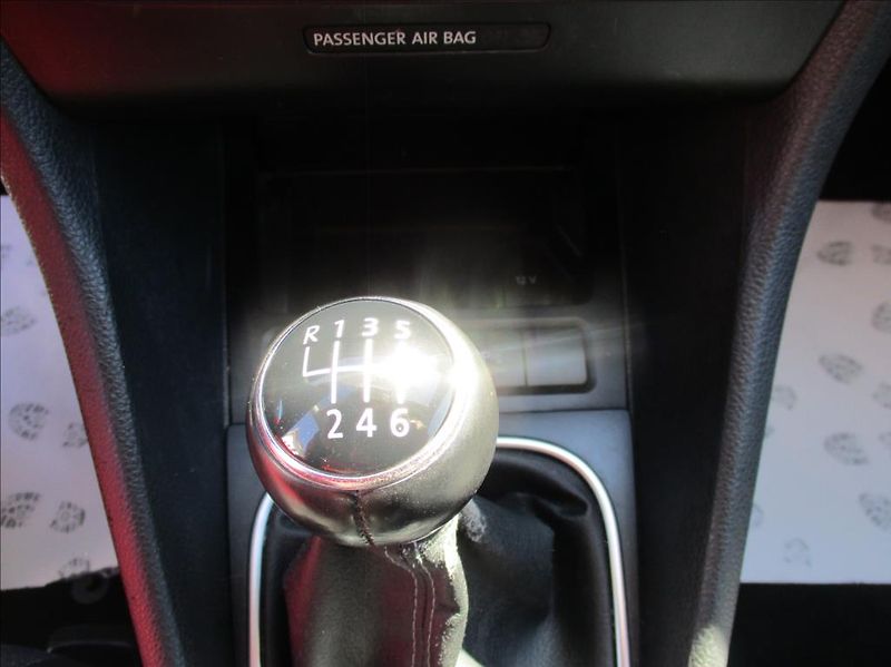 Volkswagen Golf 1,4 TSI,digiklima,servis,tažné - fotka 18 z 36