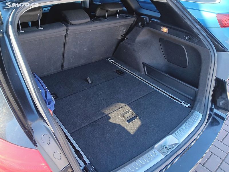 Hyundai i40 1.7 CDTI 100kW - fotka 34 z 34