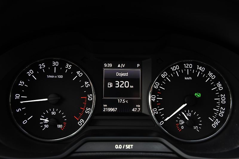 Škoda Octavia 2.0 TDi CR DSG STYLE,NAVI,TEMP - fotka 17 z 50