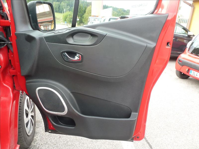 Opel Vivaro 1,6 CDTI 6rych,L2,8míst  Odpoč - fotka 24 z 47