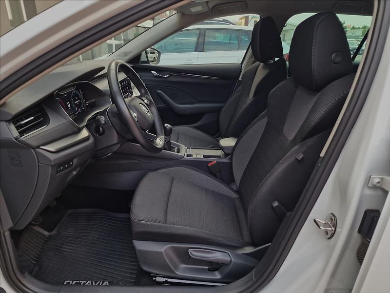 Škoda Octavia 2.0 TDI 110kW Combi,ČR,1.Maj. - fotka 19 z 50