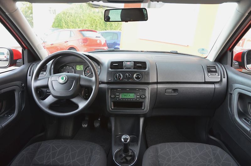 Škoda Fabia (2012) 1.2 TSi 63kW AMBITION / ALU - fotka 21 z 29