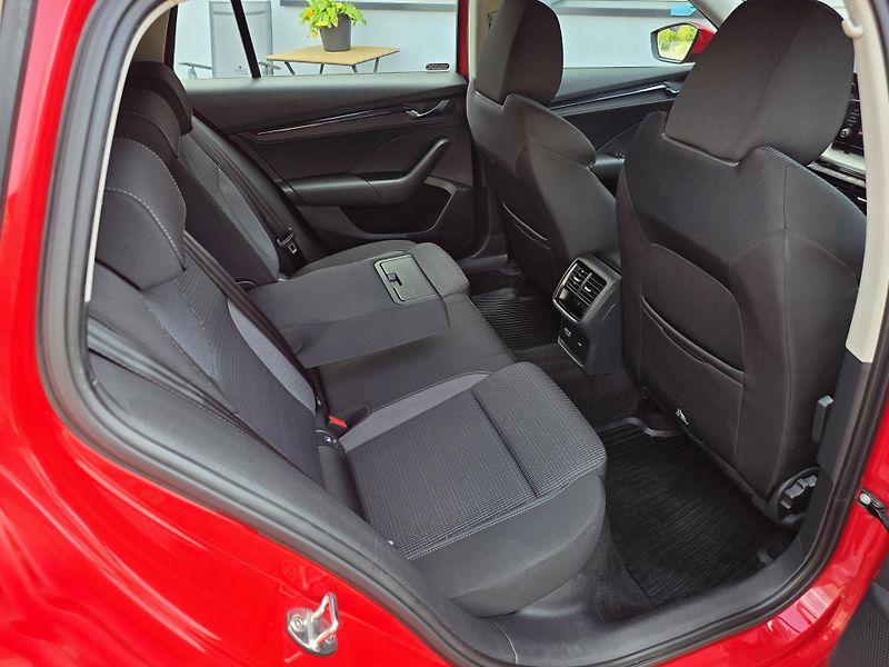 Škoda Octavia (2022) 2.0TDI AMBITION DSG ČR 1.MAJ - fotka 10 z 19