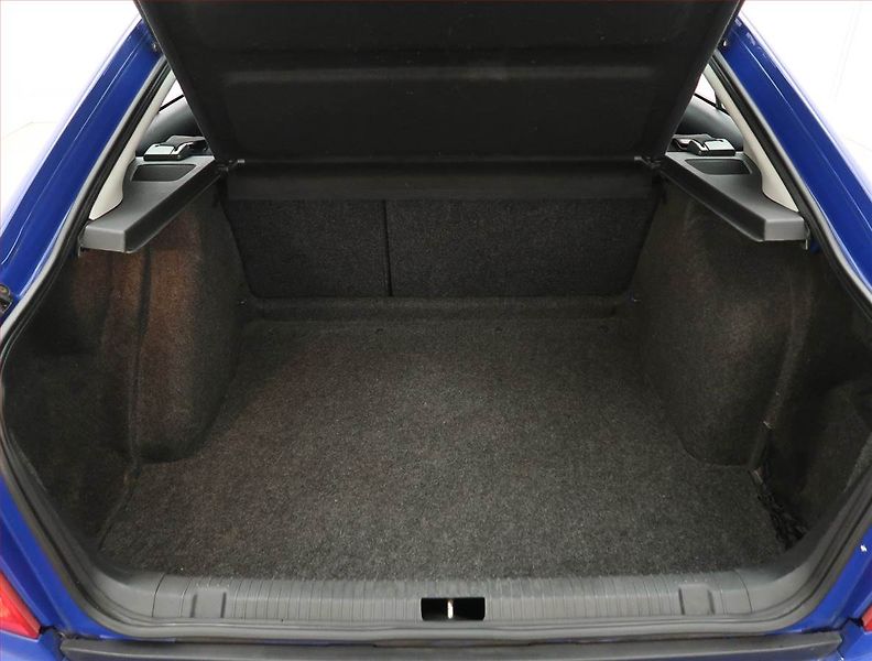 Škoda Octavia (2009) 1.9 TDI , ČR,1.maj - fotka 13 z 15