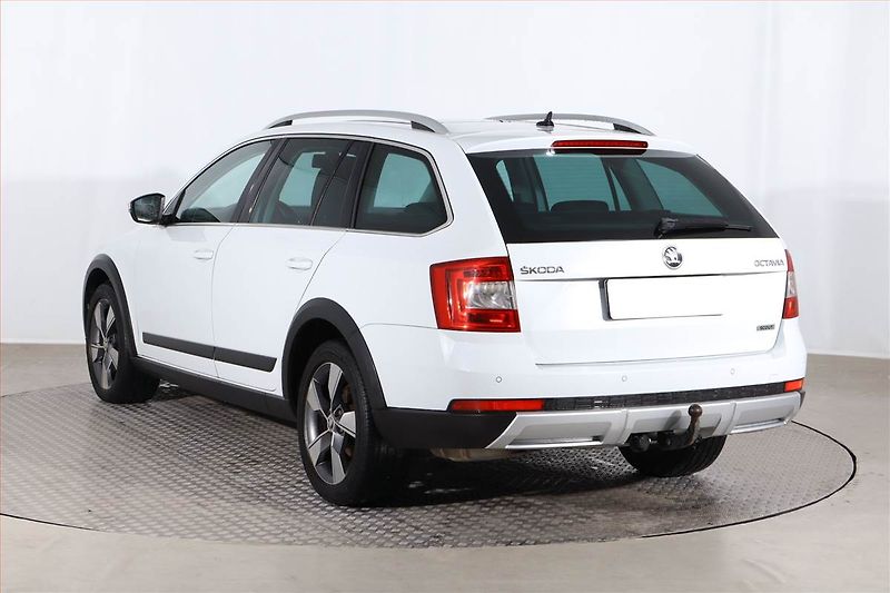 Škoda Octavia (2015) Scout 2.0 TDI, 4X4, Automat - fotka 4 z 20