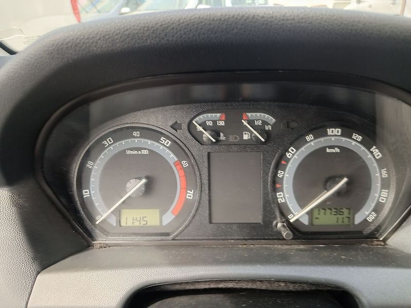 Škoda Fabia 1.2 HTP Classic COOL - fotka 12 z 26