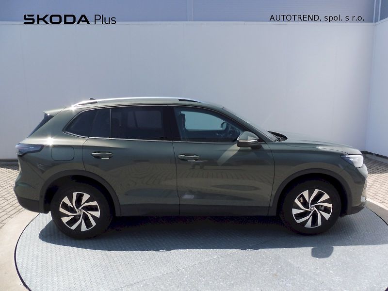 Volkswagen Tiguan (2025) People 1,5 eTSI 96kW mHEV DSG - fotka 27 z 29
