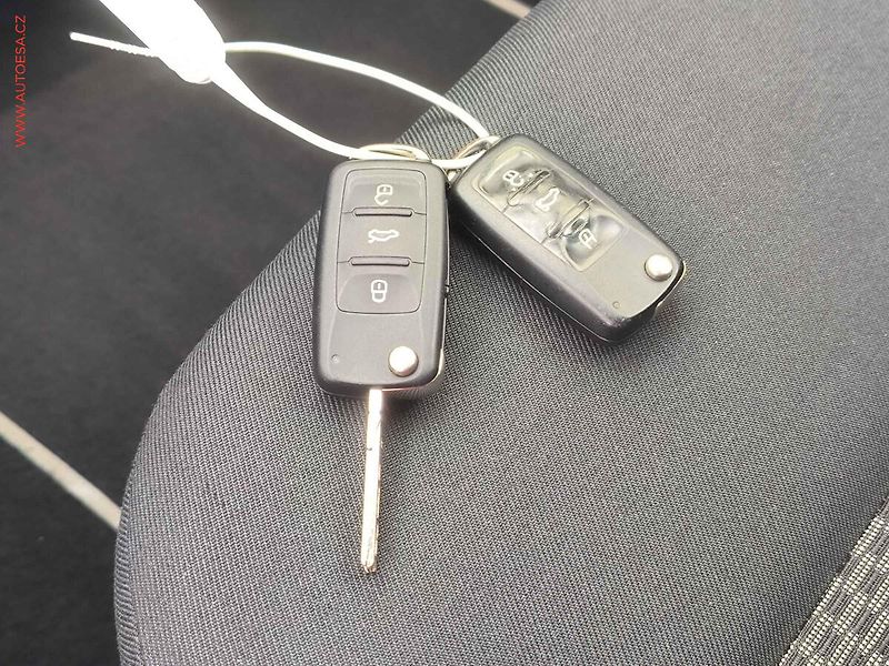 Škoda Octavia (2012) 1.4 TSI, ČR, servis.kniha - fotka 19 z 19