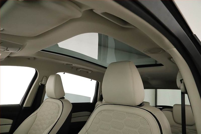 Ford S-MAX (2017) Vignale 2.0 EcoBoost, Automat - fotka 13 z 20