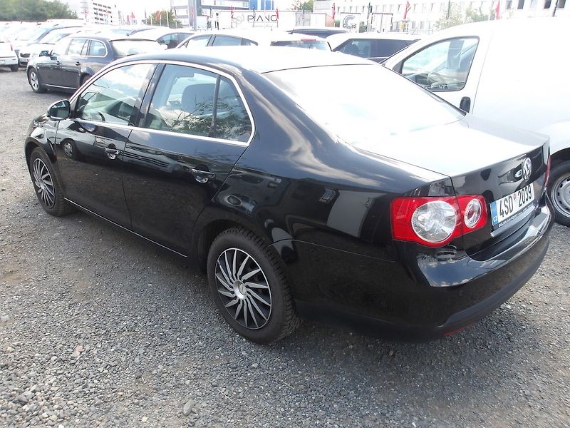 Volkswagen Jetta 1,9TDi77kW 2xkola!Po rozvodech - fotka 7 z 21