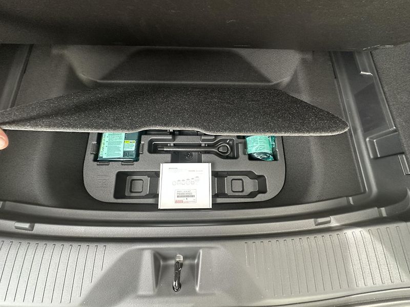 Toyota bZ4X (2026) Touring AWD - Executive 74kWh  - fotka 37 z 44