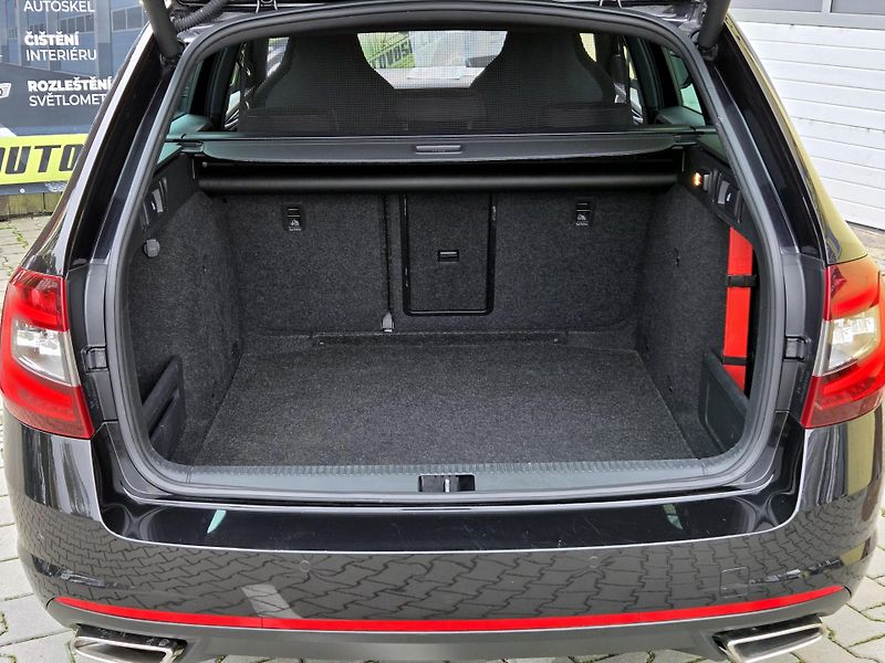 Škoda Octavia TDi RS,CEBIA *SERV.KNÍŽKA*  - fotka 16 z 48