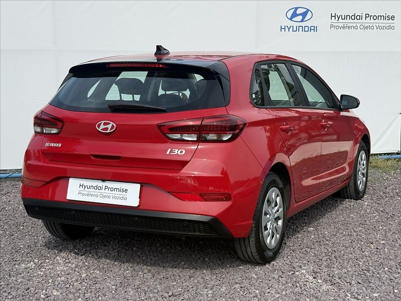 Hyundai i30 1,5 CVVT 71kW Comfort - fotka 2 z 24