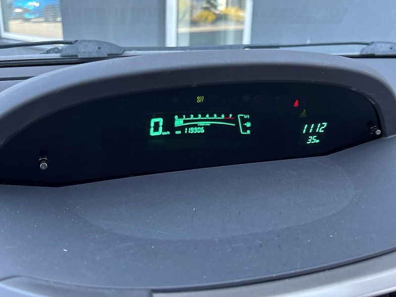 Toyota Yaris Hatchback - fotka 11 z 27
