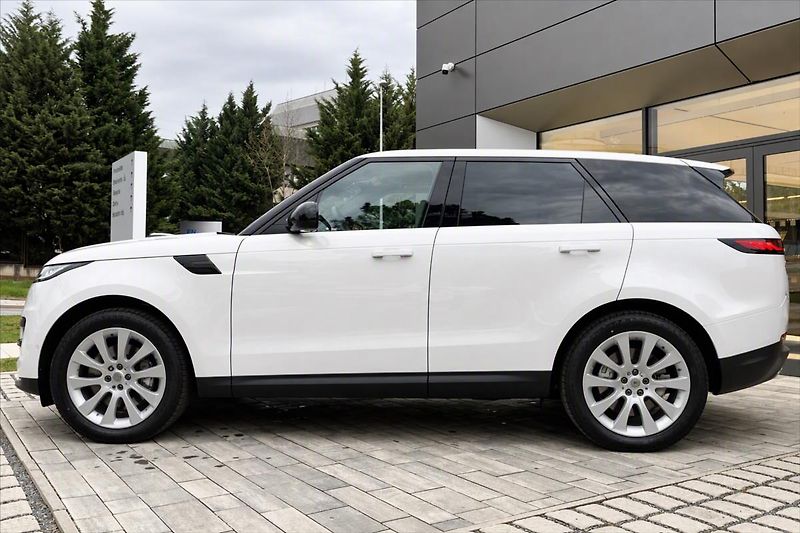 Land Rover Range Rover Sport (2026) 3,0 D250 SE AWD* - fotka 2 z 31