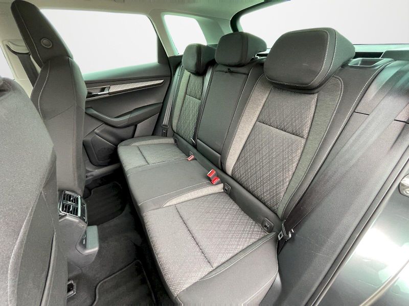 Škoda Karoq (2023) 1.5 TSI 110kW DSG Style Plus - fotka 23 z 31