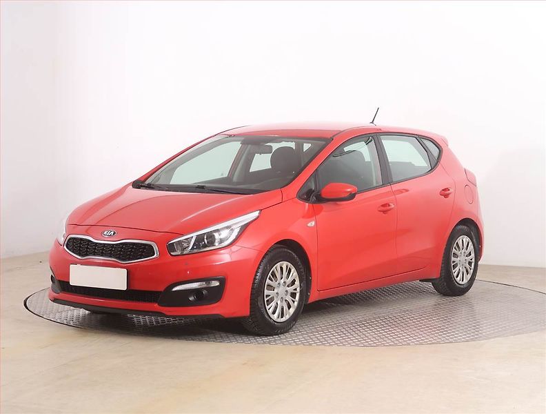 Kia Ceed (2016) 1.4 CVVT, Serv.kniha - fotka 2 z 15