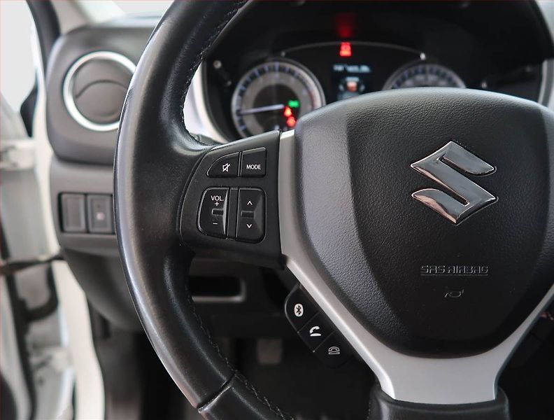 Suzuki Vitara (2022) Premium 1.4 BoosterJet, 4X4 - fotka 18 z 23