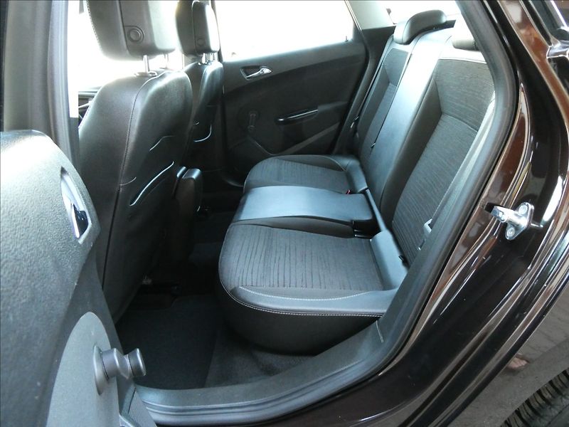 Opel Astra 1,4 i 88kW klima, serviska - fotka 23 z 44