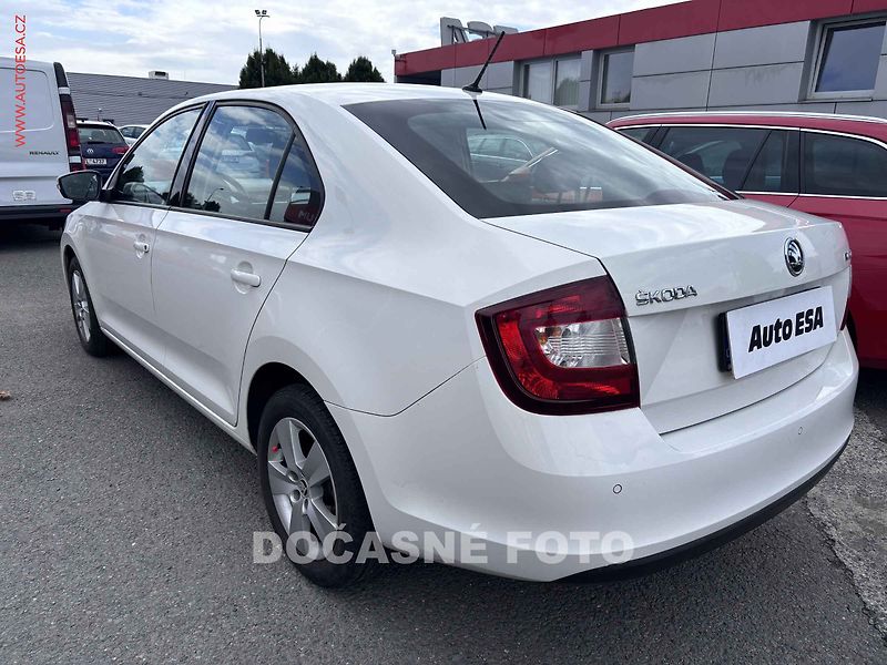 Škoda Rapid (2019) 1.0TSi, ČR, AC, výhřev sed - fotka 2 z 3