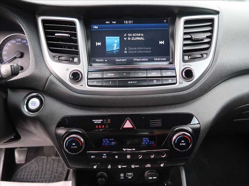 Hyundai Tucson 2,0 CRDi,100kW,1majČR,4x4,S.kn - fotka 14 z 31